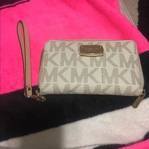 Michael Kors wallet with wristlet